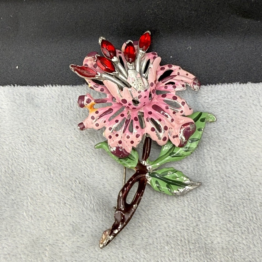 Vintage Pot Metal Brooch Pink Silver Tone Enamel Flower‎